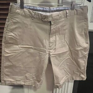 Peter Millar 34” khaki shorts